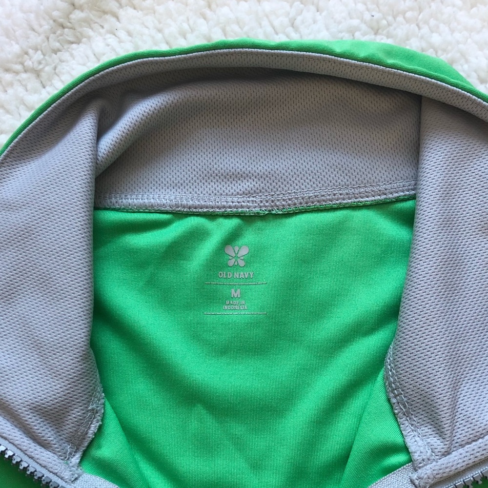 Old navy light weight zip up jacket - Picture 2 of 3
